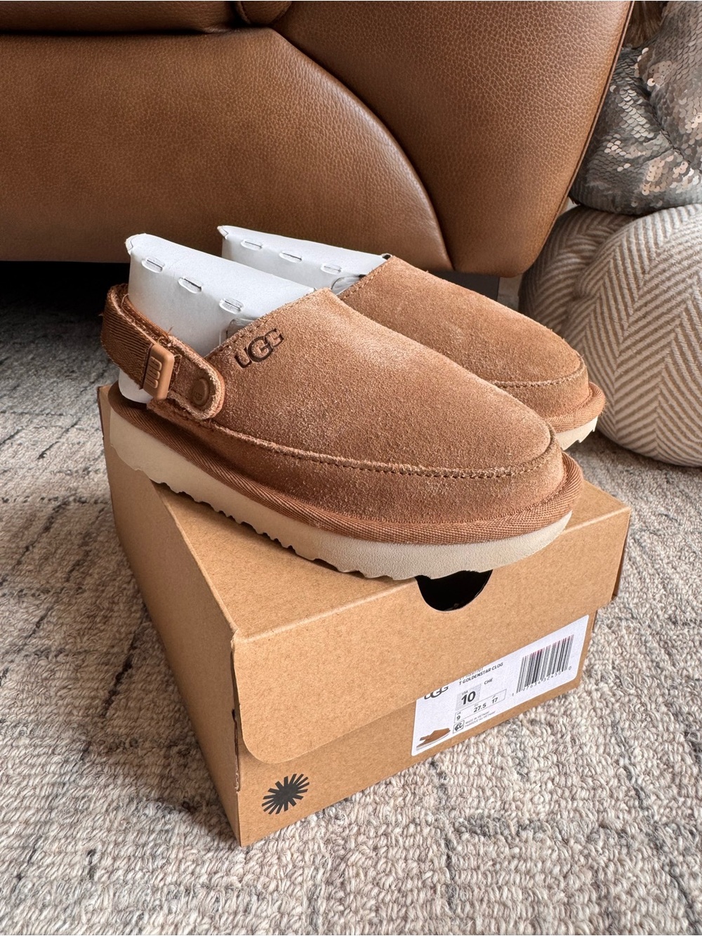 UGG Kids Goldenstar Clog Chestnut Suede 10